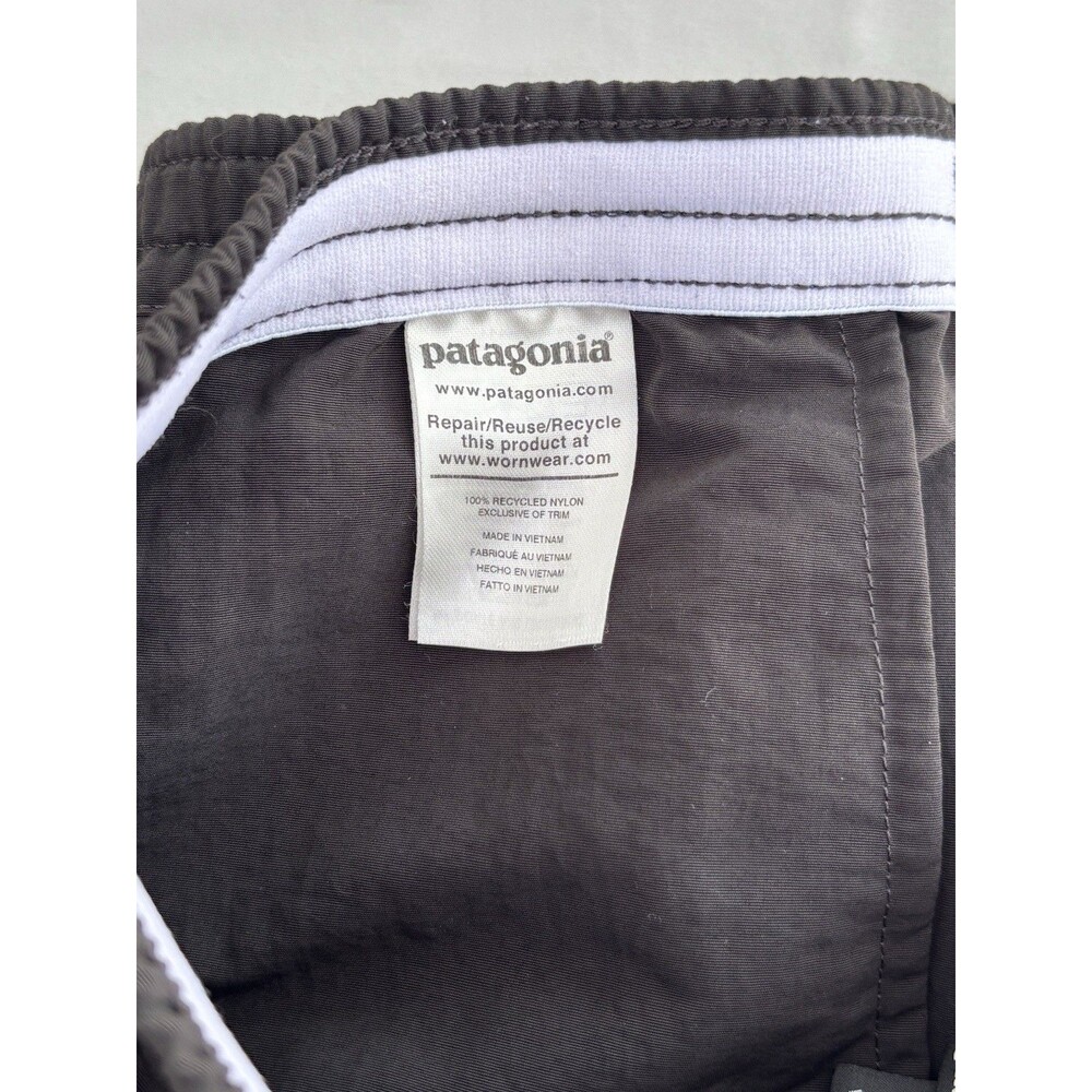 Patagonia Women's Size X Small Black 4" Inseam Unlined Baggies Shorts - Picture 8 of 9